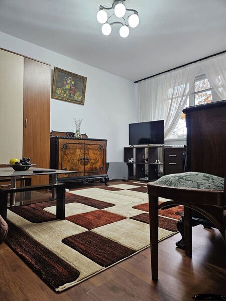 Matei Ambrozie, 3 camere,
