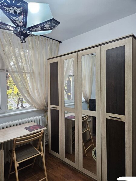 Matei Ambrozie, 3 camere,